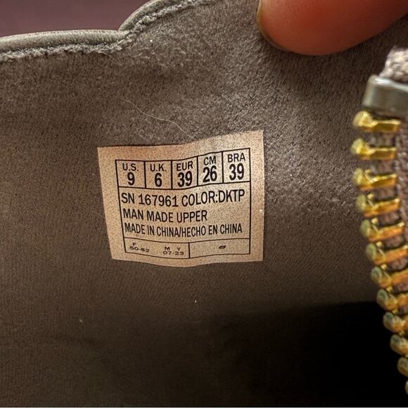 Skechers Women's Taupe Ankle Booties Vegan Leather. Size 9. New in Box - Picture 7 of 7